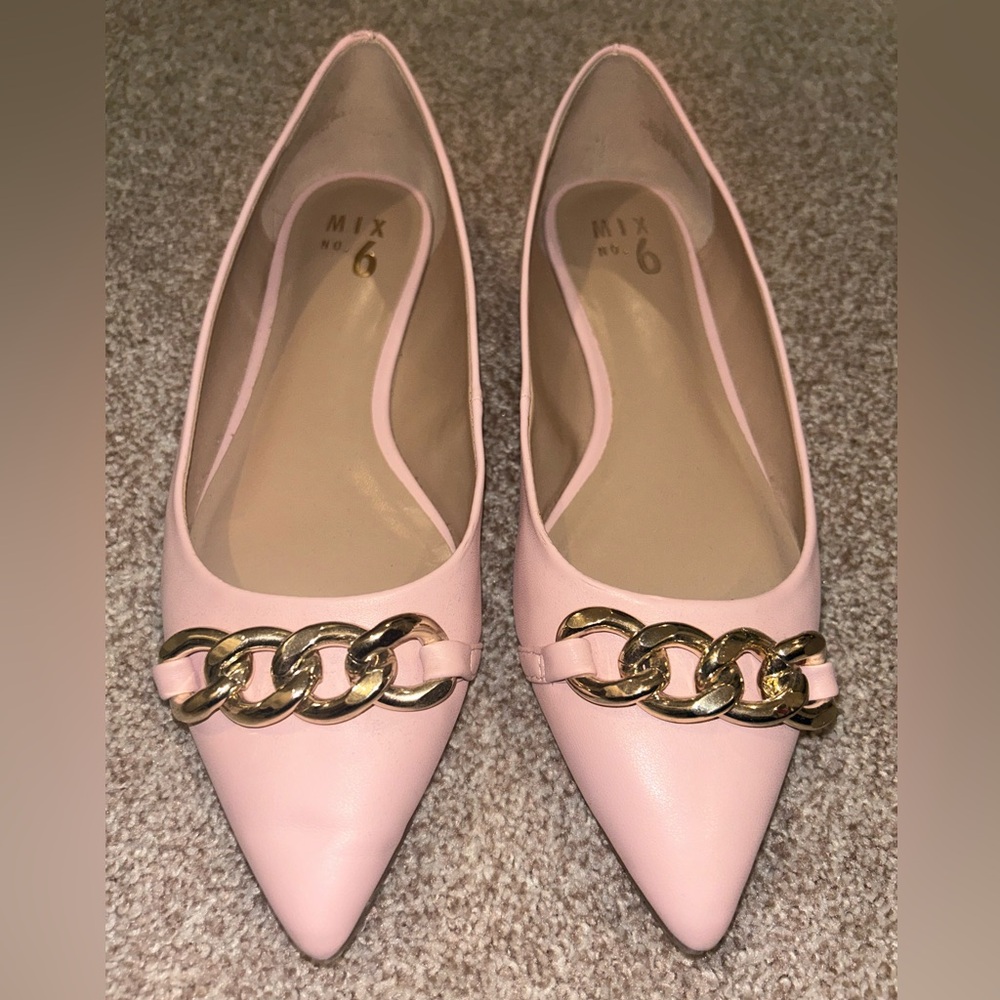 NEVER WORN pink flats